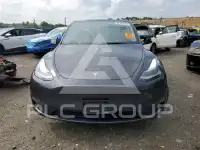 2024 Tesla Model Y фото