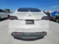2024 Tesla Model Y фото