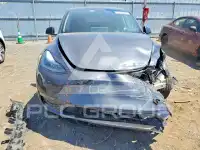 2024 Tesla Model Y фото