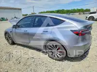 2024 Tesla Model Y фото