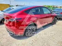 2024 Tesla Model Y фото