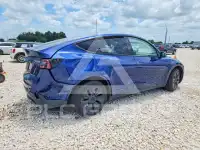 2024 Tesla Model Y фото