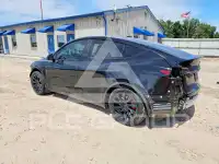 2024 Tesla Model Y фото