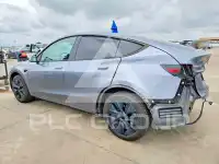 2024 Tesla Model Y фото