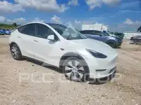 2024 Tesla Model Y фото