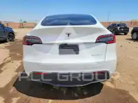 2024 Tesla Model Y фото