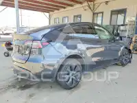 2024 Tesla Model Y фото