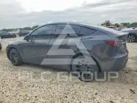 2024 Tesla Model Y фото