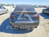 2024 Tesla Model Y фото