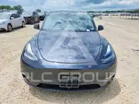 2024 Tesla Model Y фото