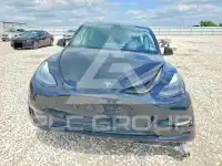 2024 Tesla Model Y фото