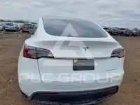 2024 Tesla Model Y фото