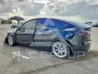 2024 Tesla Model Y фото