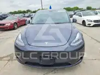 2024 Tesla Model Y фото