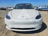 2024 Tesla Model Y фото