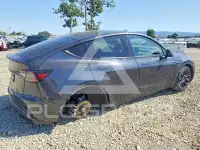 2024 Tesla Model Y фото