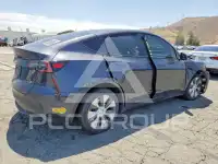 2024 Tesla Model Y фото