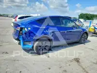 2024 Tesla Model Y фото
