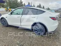 2024 Tesla Model Y фото