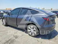 2024 Tesla Model Y фото