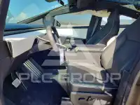 2024 Tesla Cybertruck фото