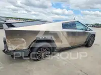 2024 Tesla Cybertruck фото