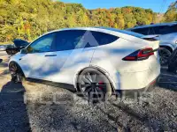 2024 Tesla Model X фото
