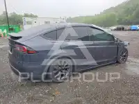 2024 Tesla Model X фото