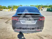 2024 Tesla Model X фото