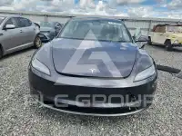 2024 Tesla Model 3 фото