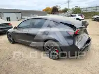 2024 Tesla Model 3 фото