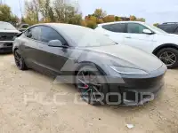 2024 Tesla Model 3 фото