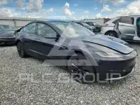 2024 Tesla Model 3 фото