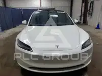 2024 Tesla Model 3 фото