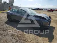 2024 Tesla Model 3 фото