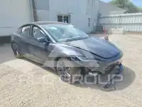 2024 Tesla Model 3 фото