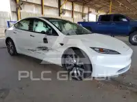 2024 Tesla Model 3 фото