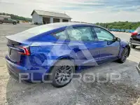 2024 Tesla Model 3 фото
