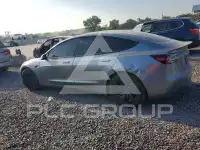 2024 Tesla Model 3 фото