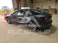2024 Tesla Model 3 фото