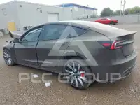 2024 Tesla Model 3 фото