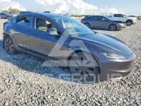 2024 Tesla Model 3 фото