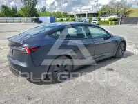 2024 Tesla Model 3 фото