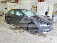 2024 Tesla Model 3 фото