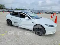 2024 Tesla Model 3 фото