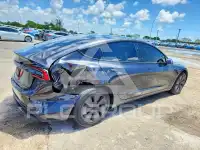 2024 Tesla Model 3 фото