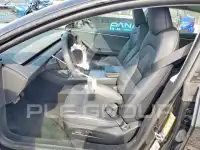 2024 Tesla Model 3 фото