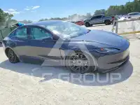 2024 Tesla Model 3 фото