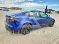 2024 Tesla Model 3 фото