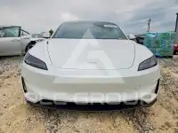 2024 Tesla Model 3 фото
